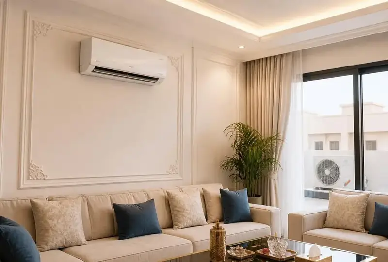 مكيف سبليت مركب في مجلس حديث بالرياض - شركة السعادة للتكييف والتبريد بالرياض